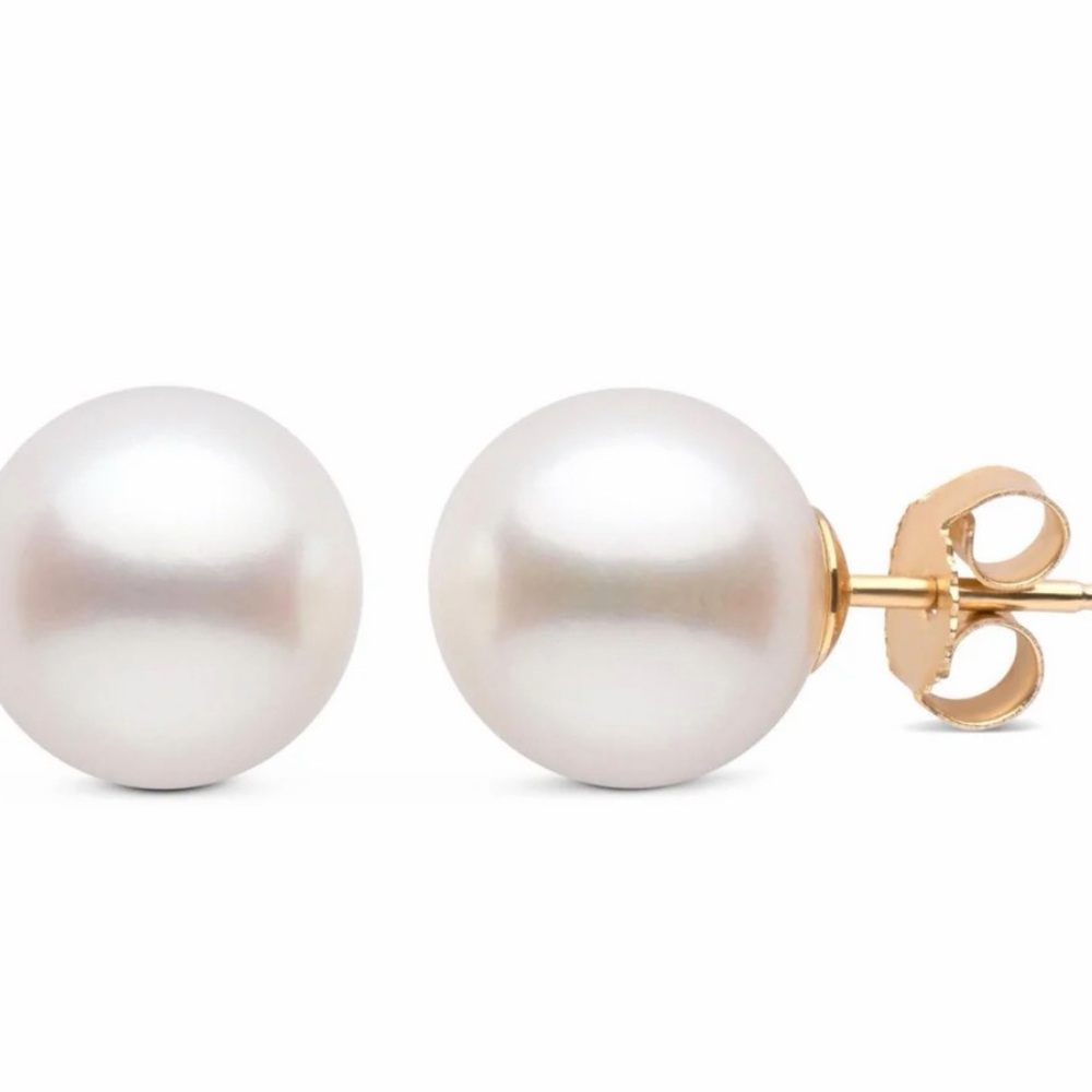 Pearl earrings